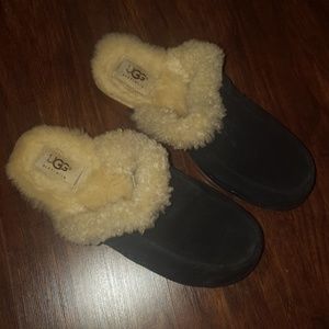 UGG Kassi Clogs!!